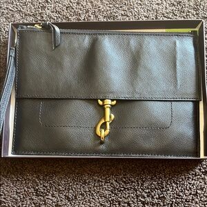 ETIENNE AIGNER Harper Large Clutch/Black